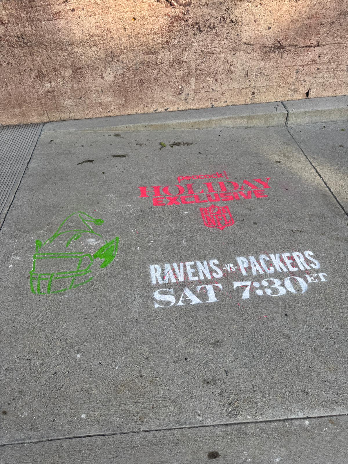 Stencil 25.4 Arts District Mateo St